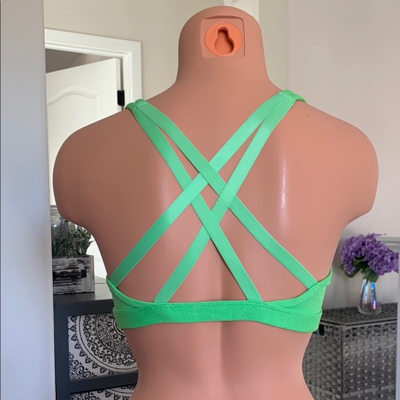 Lorna Jane Green Sports Bra - Picture 1 of 3
